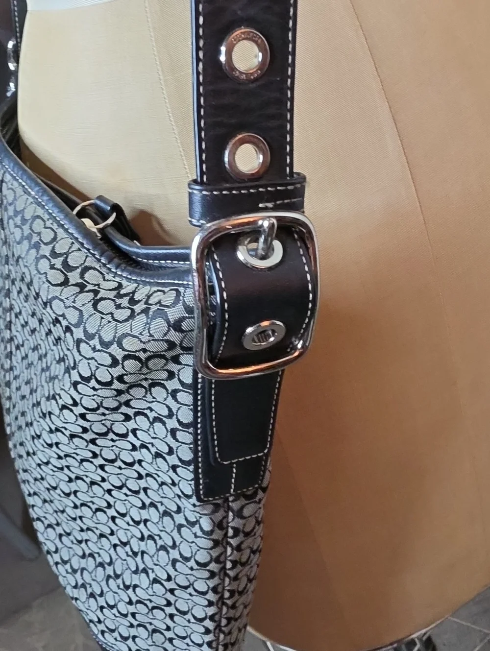 COACH | SIGNATURE C CANVAS HOBO SHOULDER BAG| F066-F10416 | * AS-IS *